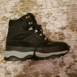 Woman's  LL BEAN Primaloft hiking boot
